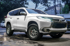 Mitsubishi Pajero Sport на дисках Black Rhino Kelso