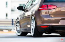 Volkswagen Mk7 GTI на дисках Vossen Forged LC-106T