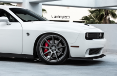 Dodge Challenger Hellcat на дисках Velgen Wheels VMB9