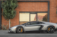 Aventador Zaragoza Edizione на дисках Vorsteiner V-FF 103