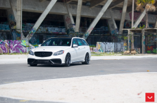 Mercedes-Benz E63 на дисках Vossen VFS-5