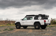 Toyota Tacoma на дисках Black Rhino Crawler