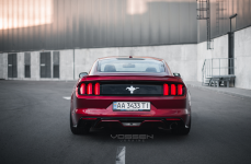 Ford Mustang на дисках Vossen CVT