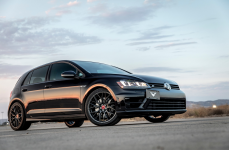 Volkswagen Golf VII на дисках VORSTEINER V-FF 107