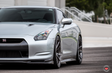 Nissan R35 GT-R на дисках Vossen Forged VPS-301