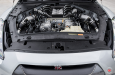 Nissan R35 GT-R на дисках Vossen Forged VPS-301