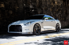 Nissan GTR на дисках Vossen VFS-5