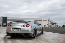 Nissan R35 GT-R на дисках Vossen Forged VPS-301