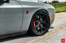 Dodge Challenger Hellcat на дисках Hybrid Forged HF-5