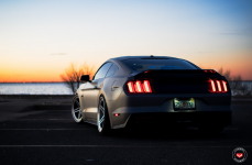 Ford Mustang GT на дисках Vossen Forged LC-102