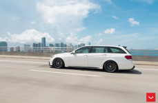 Mercedes-Benz E63 на дисках Vossen VFS-5