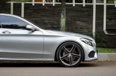 Mercedes Benz W205 на дисках Vossen VFS5