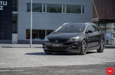 Opel Astra на дисках Vossen CVT