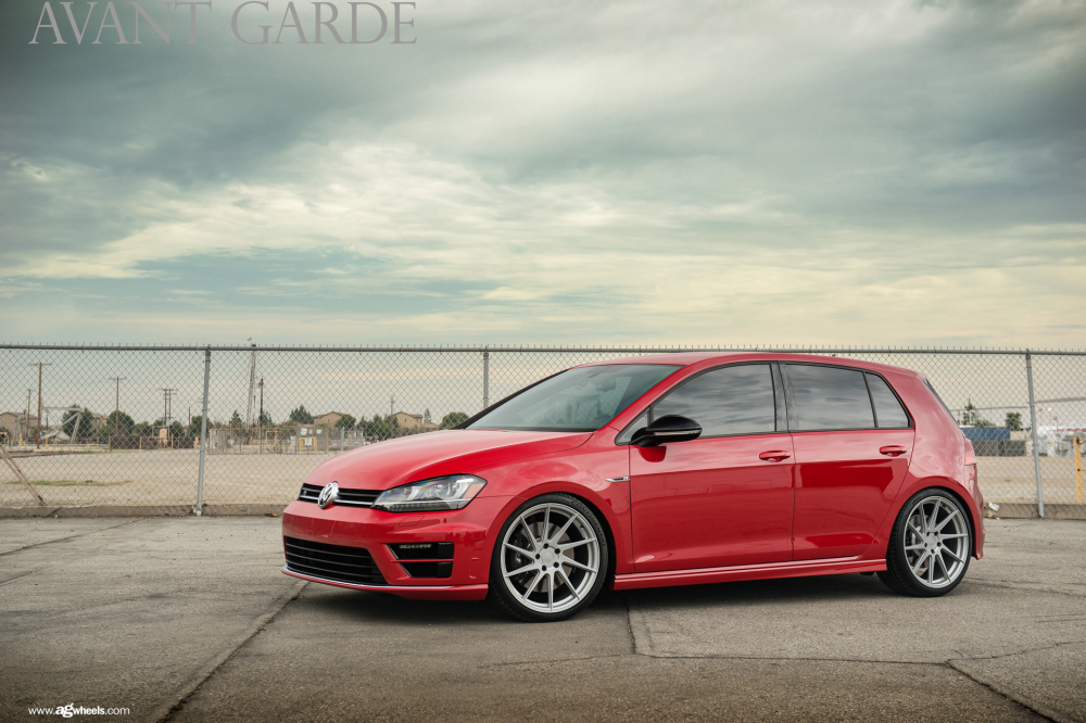 Volkswagen MK7 Golf R на дисках Avant Garde M621
