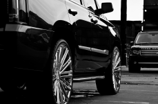 Cadillac Escalade на дисках Heavy Hitters HH12