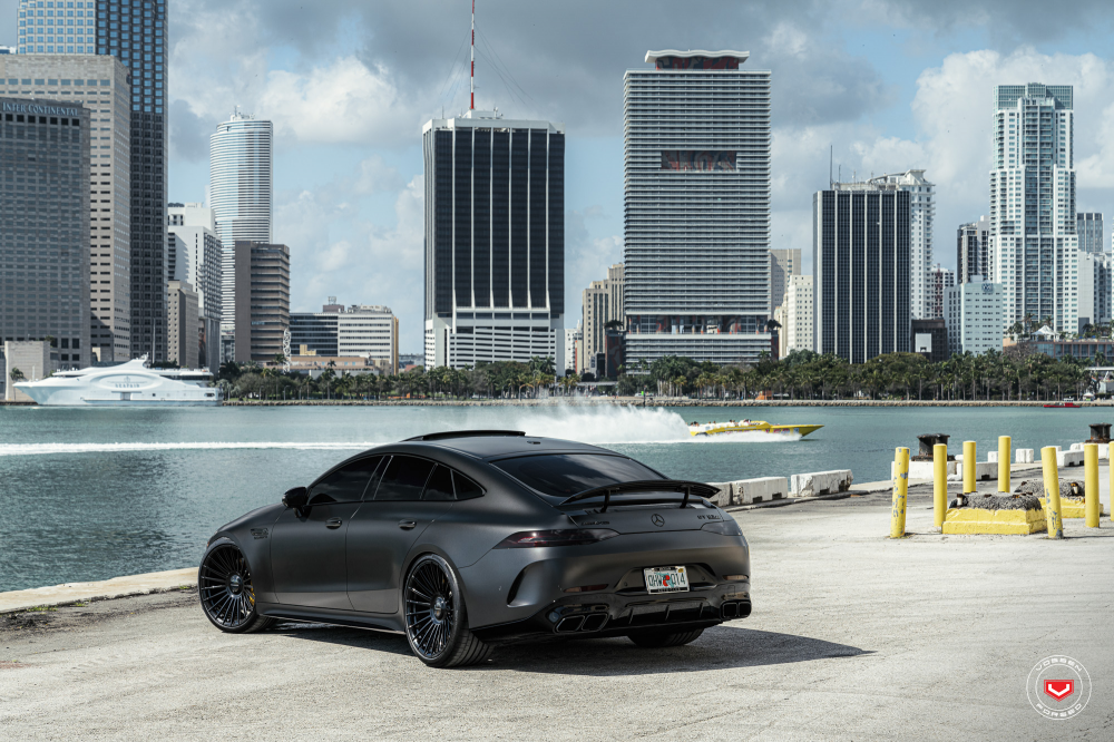 Mercedes AMG GT 63 S на дисках Vossen Forged S17-13