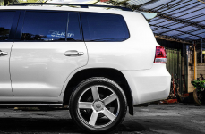 Land Cruiser на дисках KMC MC5