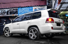 Land Cruiser на дисках KMC MC5