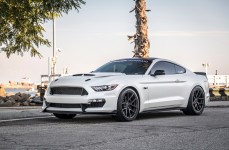 Ford Mustang GT на дисках Vorsteiner V-FF 101