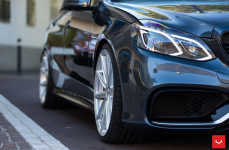 Mercedes E63 на дисках Vossen Hybrid Forged VFS-10
