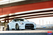 Nissan GT-R на дисках Vossen x Work VWS-1