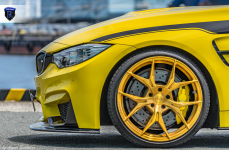 BMW M4 на дисках Rohana RFX5 Custom Gold