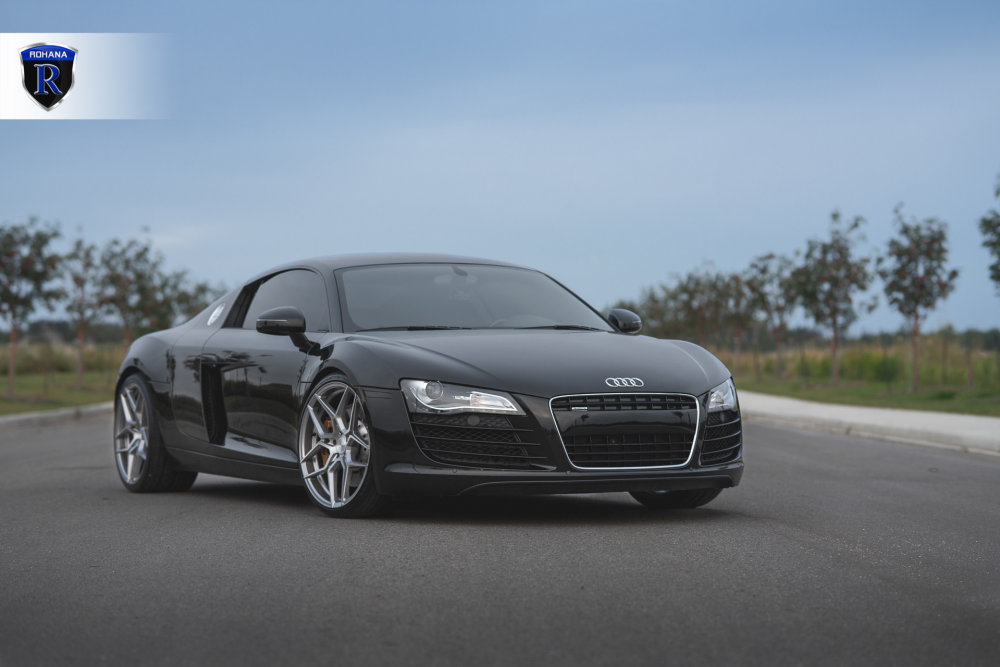 Audi R8 Black на дисках RFX11 Brushed Titanium
