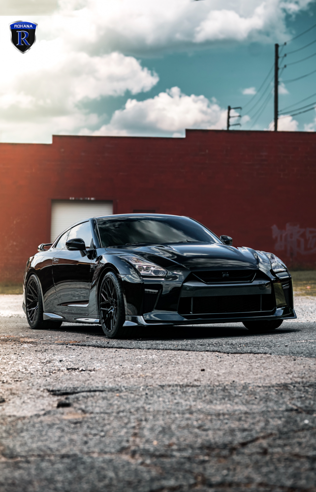 Nissan GTR R35 на дисках RFX10 Gloss Black