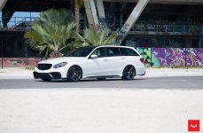 Mercedes-Benz E63 на дисках Vossen VFS-5