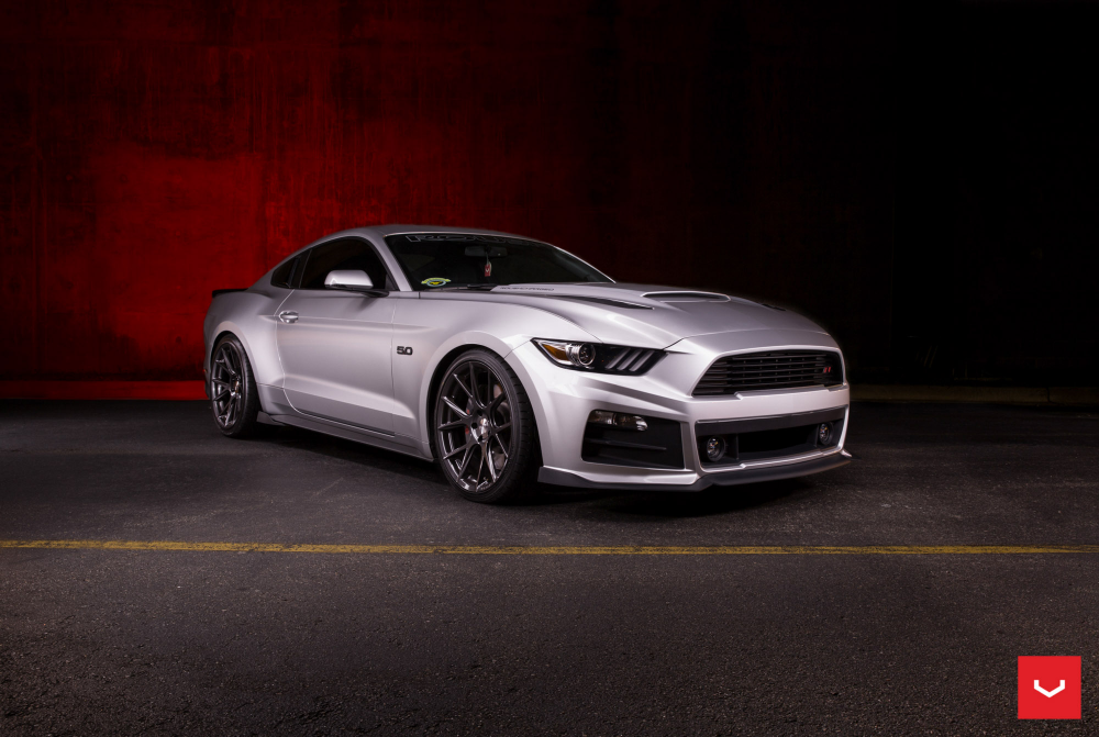 Ford Mustang GT на дисках Vossen VFS-6