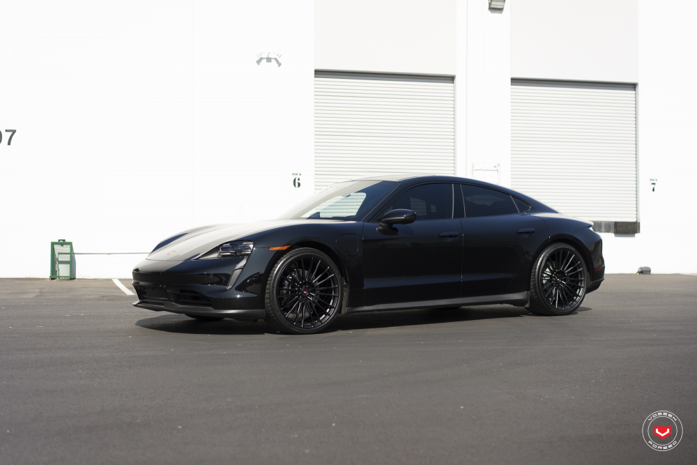 Porsche Taycan 4S на дисках Vossen Forged S17-04