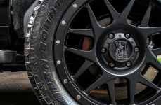 Land Cruiser Prado на дисках XD Series Bully R20