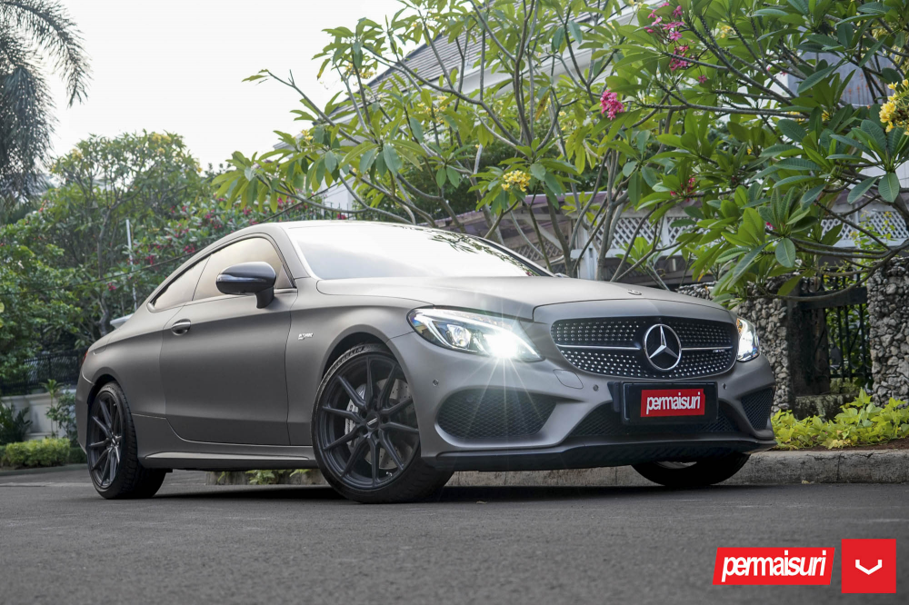 Mercedes C-Class на дисках Hybrid Forged HF-3