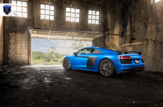 Audi R8 на дисках Rohana RFX10