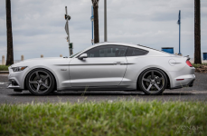 Ford Mustang GT на дисках Vossen CV3R