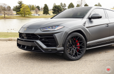 Lamborghini Urus на дисках Vossen Forged S17-01