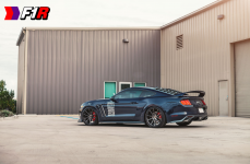 Ford Mustang на дисках F1R F27