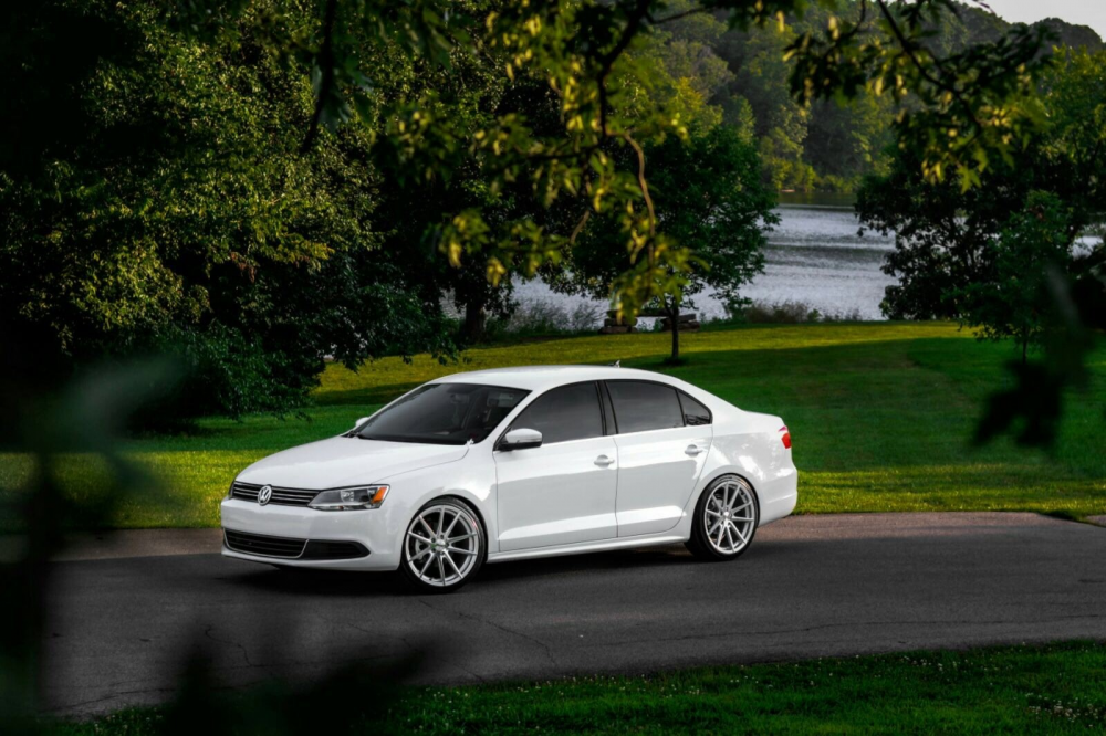 Volkswagen Jetta на дисках TSW Bathurst