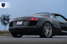Audi R8 Black на дисках RFX11 Brushed Titanium