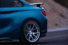 BMW M2 на дисках Ferrada FR2