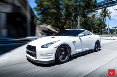 Nissan GTR на дисках Vossen VFS-5
