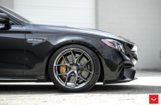 Mercedes E63 на дисках Hybrid Forged HF-5