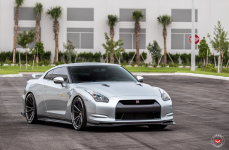Nissan R35 GT-R на дисках Vossen Forged VPS-301