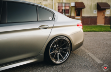 BMW F90 M5 на кованых дисках Vossen Forged EVO-2R 3P
