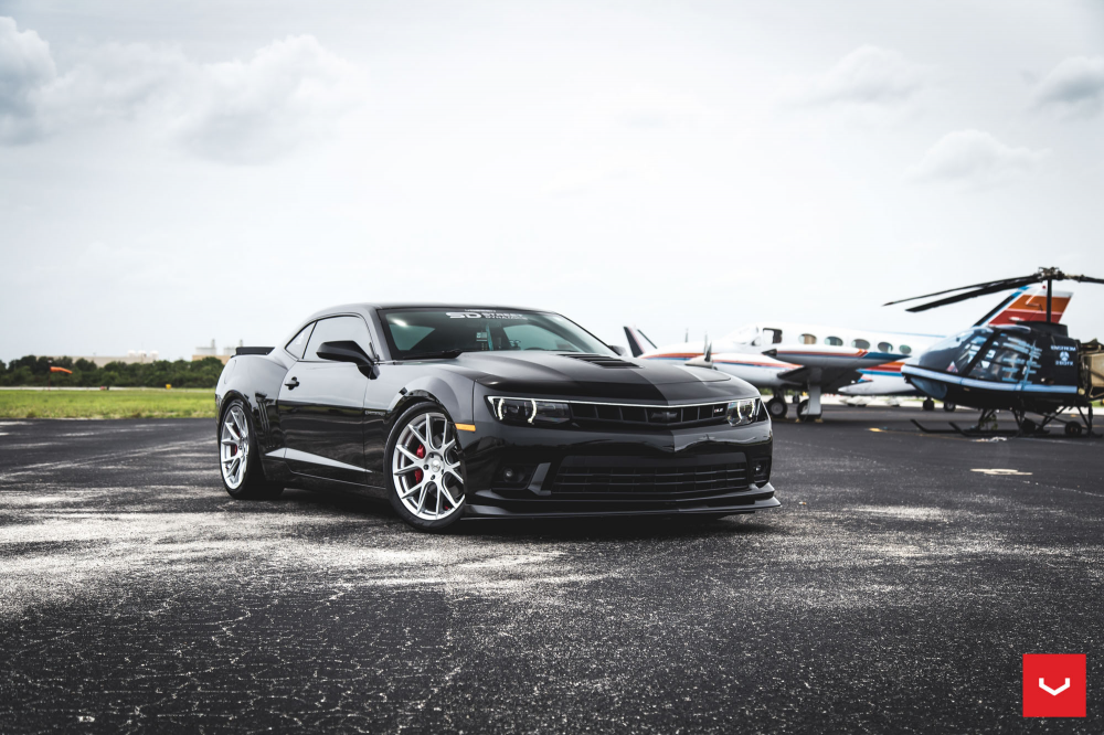 Chevrolet Camaro на дисках Vossen VFS-6
