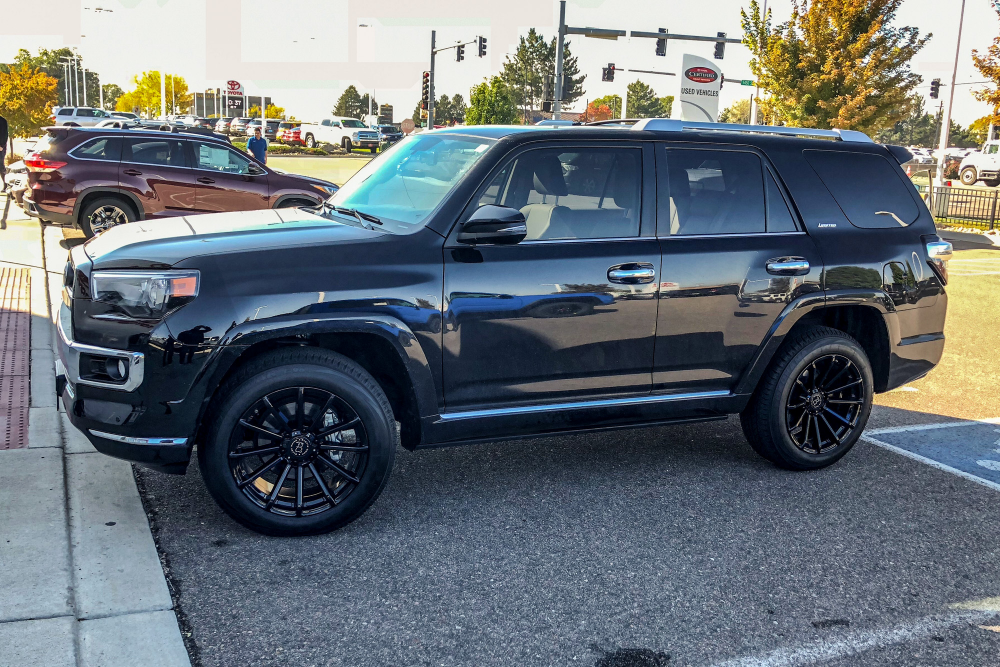 Toyota 4Runner на дисках Black Rhino Rotorua
