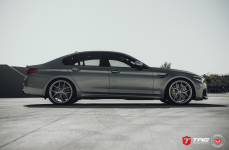BMW F90 M5 на кованых дисках Vossen Forged S21-01