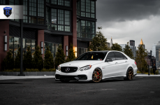 Mercedes E63 на дисках Rohana RFX11 Brushed Bronze