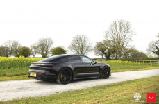 Porsche Taycan на дисках Hybrid Forged HF-4T