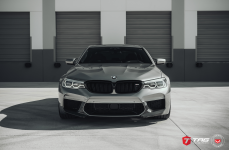 BMW F90 M5 на кованых дисках Vossen Forged S21-01